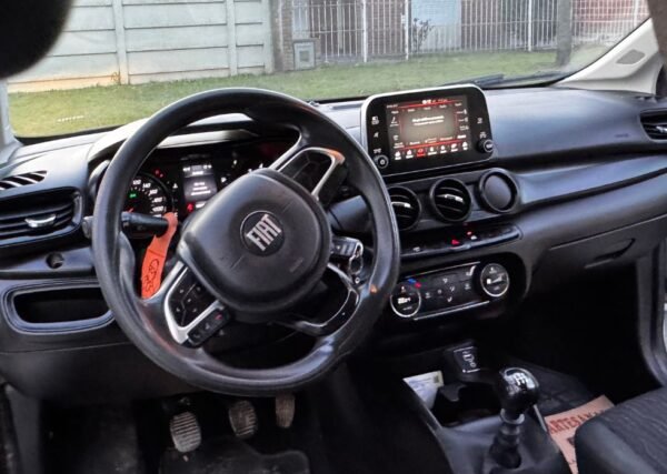 11 Fiat Cronos Drive