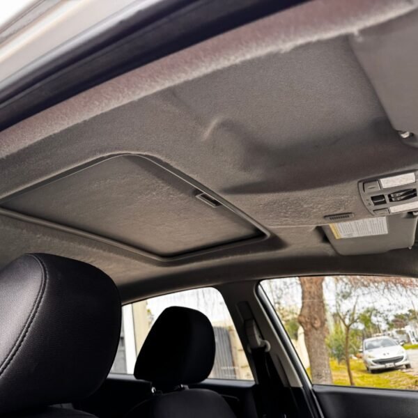 8 Ford Fiesta Kinetic Titanium