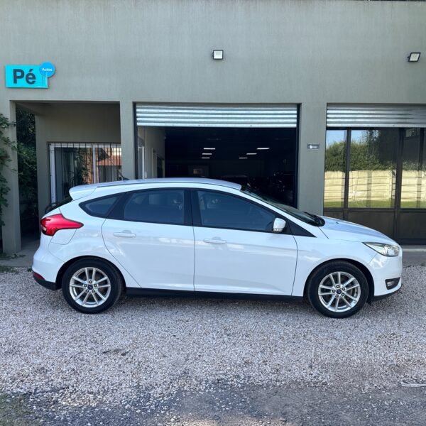 Ford Focus S 2017