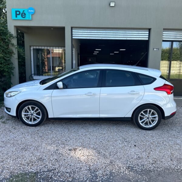 Ford Focus S 2017
