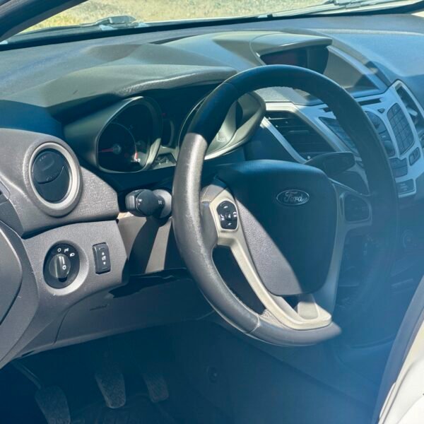 Ford Fiesta Kinetic Titanium