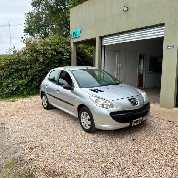 Peugeot 207 Compact 2010