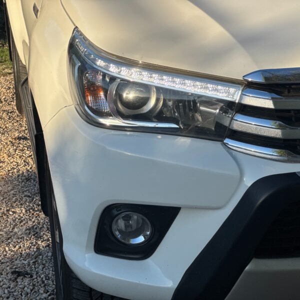 DJI_20260418_173129_031 HILUX SRX 4x4 AT